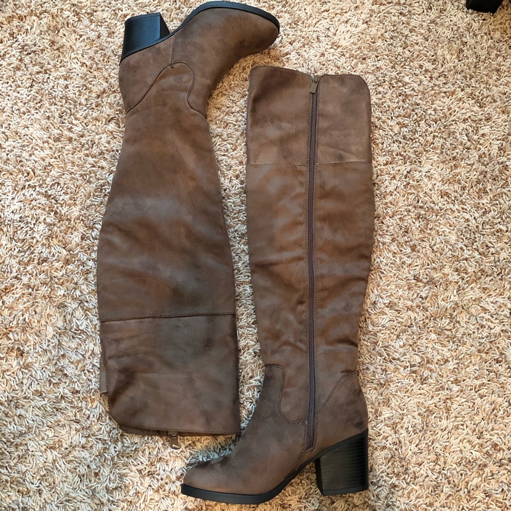 Dark brown thigh high boots. Size 7.5
